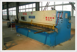 東風專汽數(shù)控沖壓機